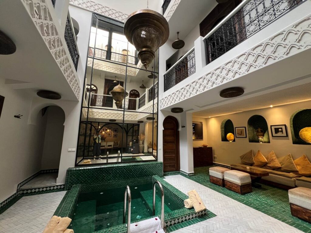 Dar Emeraude in Riad Etoile D’Orient is one of the best affordable riad in Marrakech medina