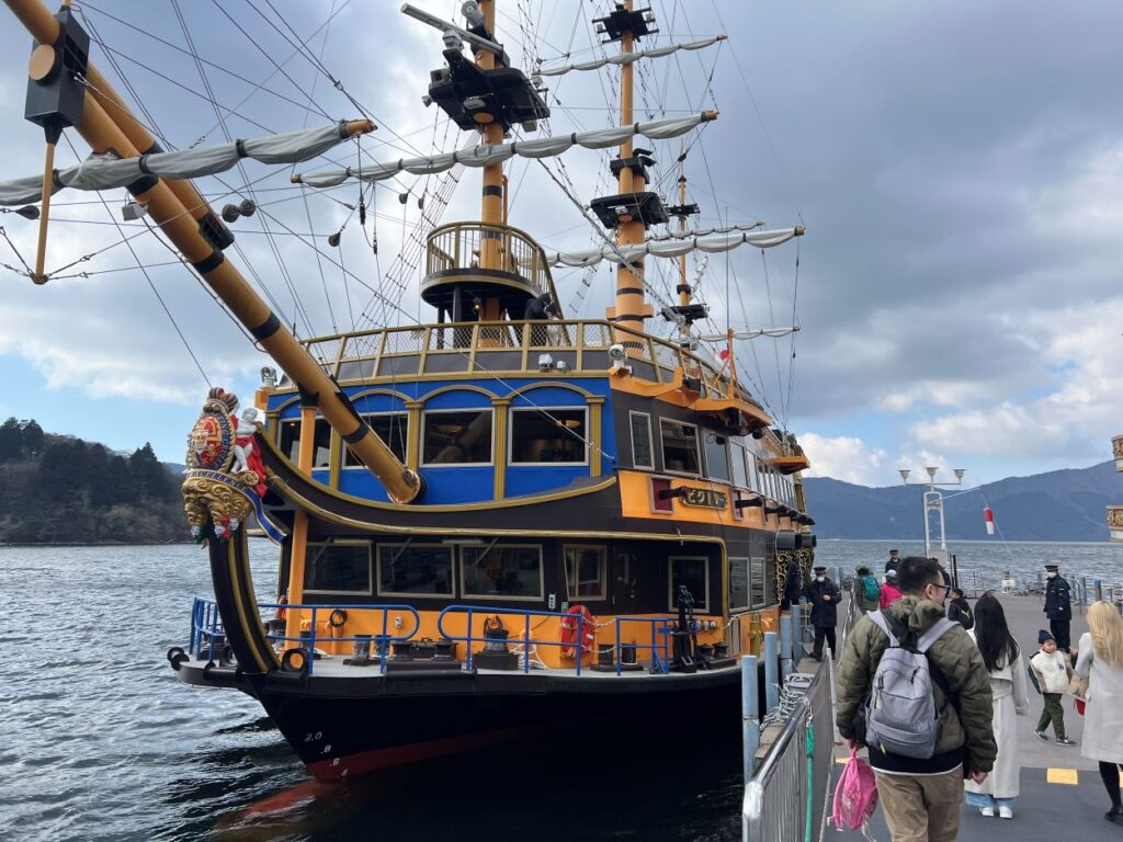 The pirate cruise to visit Lake Ashi is a must-have experience for stunning views of Mt. Fiji and Torii Gate.