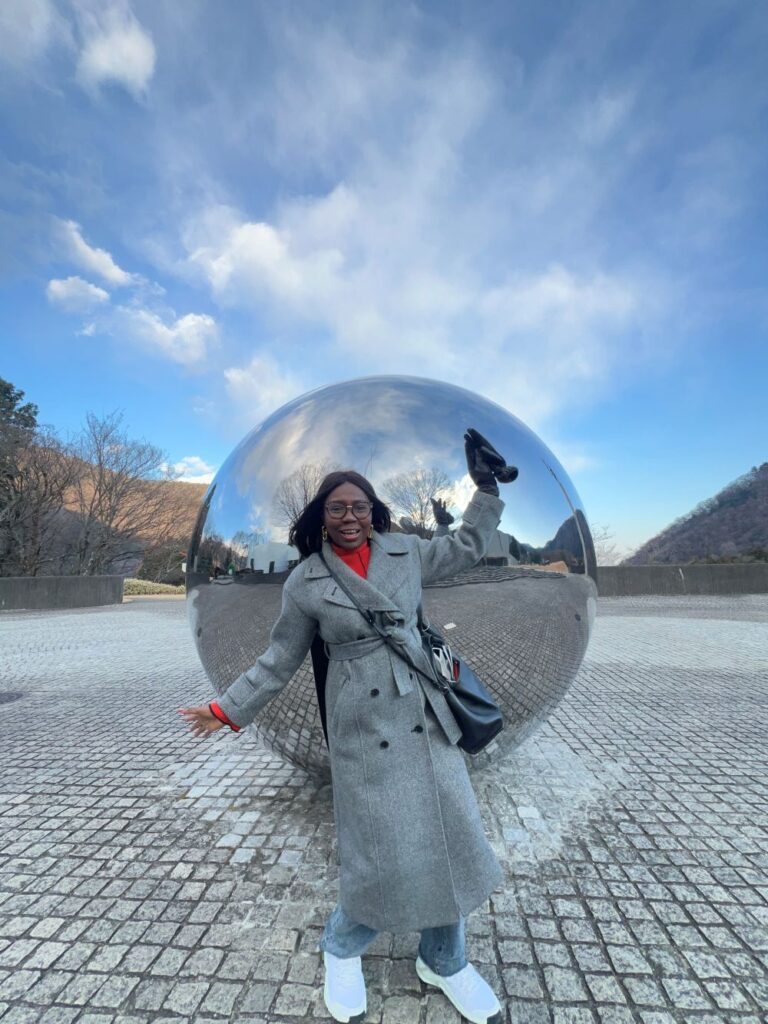 A travel blogger shares her experience of planning a 1 or 2 days Hakone itinerary.
