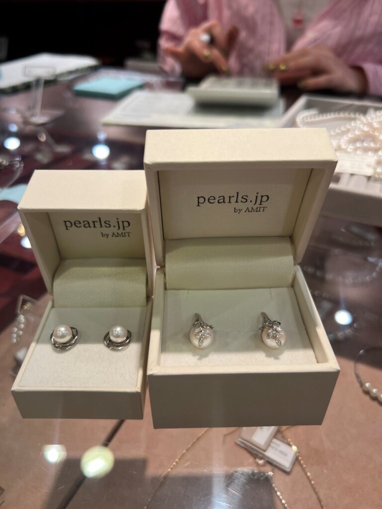Akoya pearl jewelry are the best gorgeous gifts you can get for yourself from Japan.